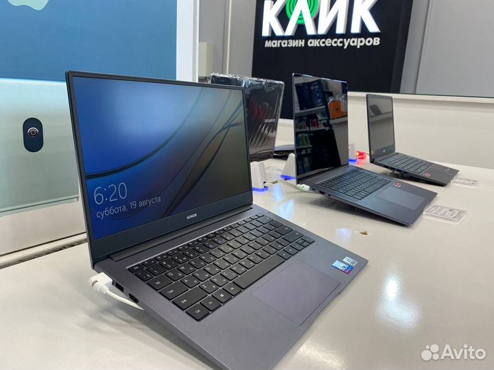 Ноутбук Honor NBR-WAI9 8/256Gb как новый