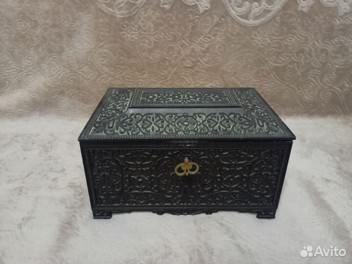 Сундучрк шкатулка ларец с ключом