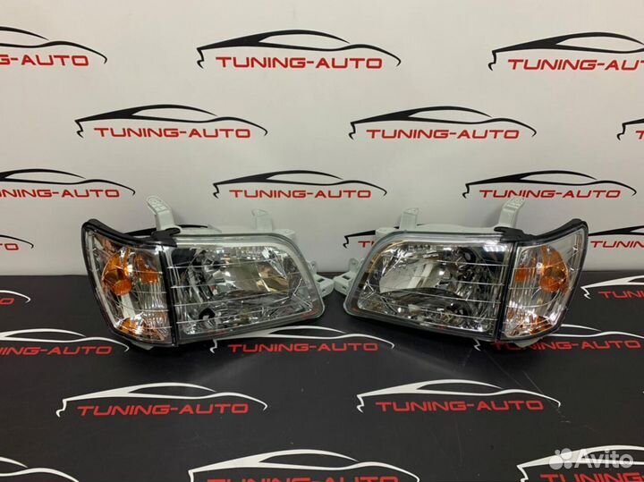 Передние фары Toyota Town Ace Noah R40/50 96-98