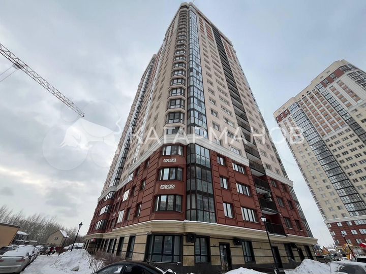 Аренда вутри заселенного ЖК, 101м²