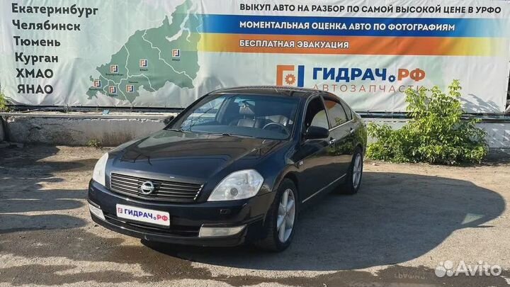 Стекло кузовное глухое левое Nissan Teana (J31) 83