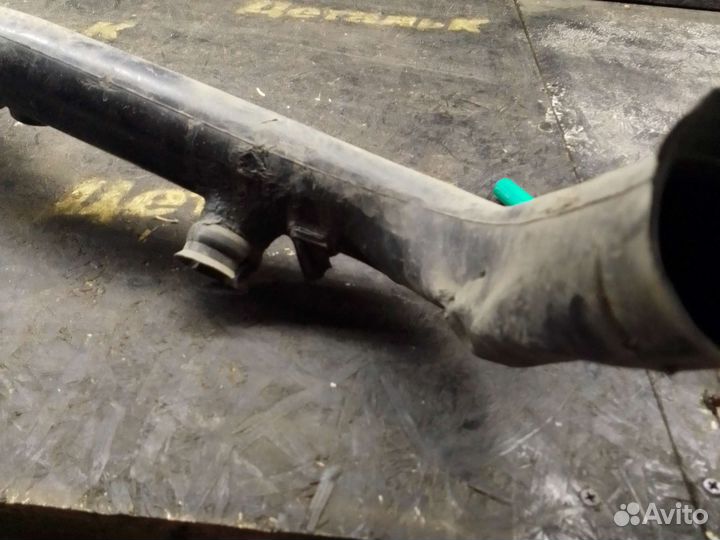 Патрубок воздушного фильтра Nissan p11