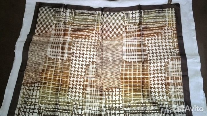 Шляпа кожаная, шапка, шарфы, варежки