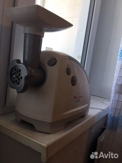 Электромясорубка в отличном состоянии