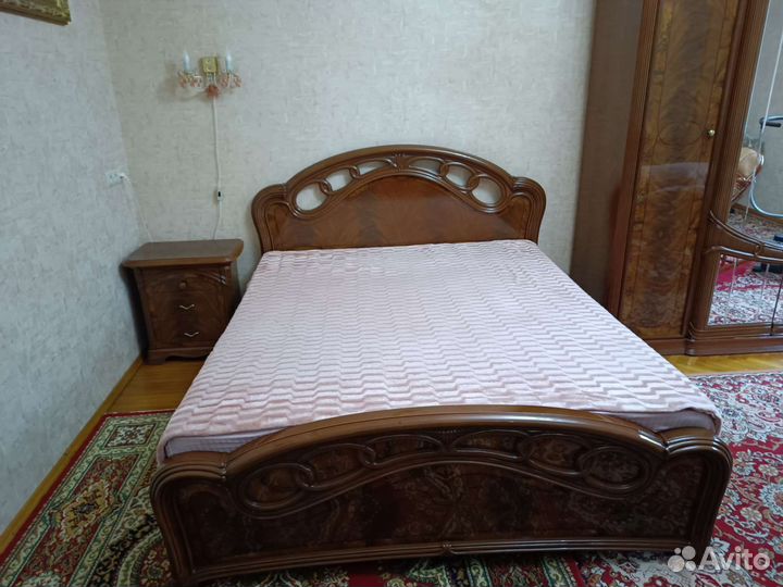 Спальный гарнитур бу