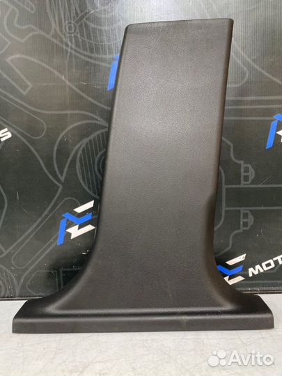 Обшивка салона правая Audi A6 Allroad C6 AUK 2006