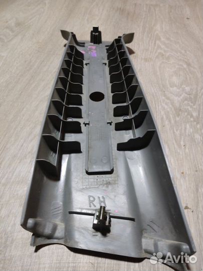 Обшивка средней стойки правая Chevrolet Aveo T200