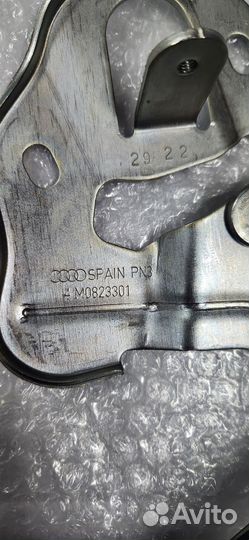 Петля капота левая Audi Q7 4M 2018 4M0823301