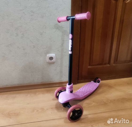 Самокат детский 3-х колесный розовый