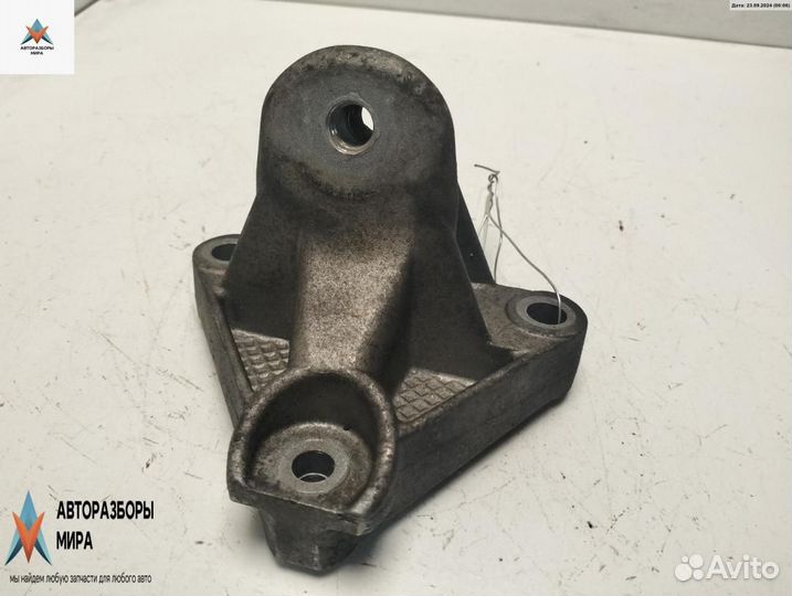 Кронштейн двигателя Renault Laguna 2 2003