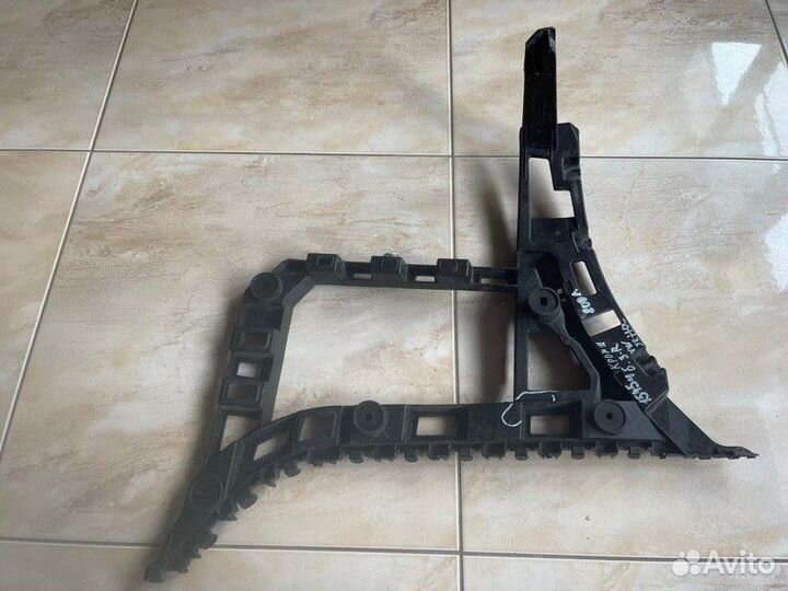 Кронштейн бампера задний правый Volkswagen Jetta 6