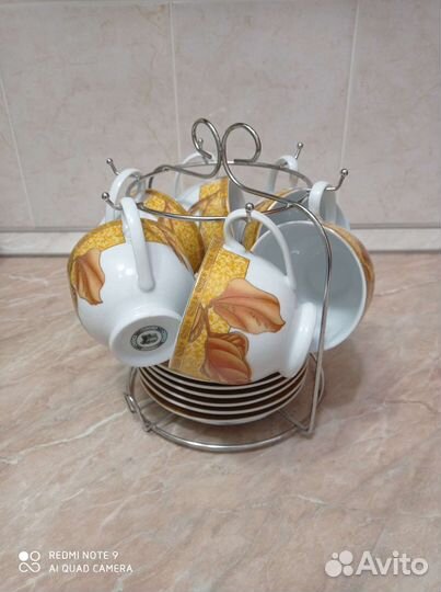 Чайный сервиз на подставке