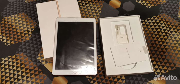 iPad 6 128Gb Gold. Wi-Fi