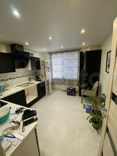 3-к. квартира, 76 м², 10/10 эт.