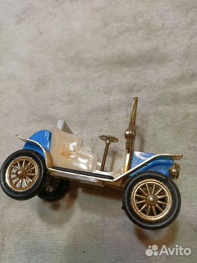 Модель ретро авто ГДР