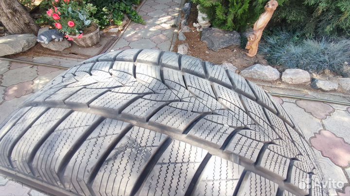 Imperial SnowDragon UHP 245/40 R20 99V