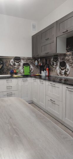 2-к. квартира, 58 м², 4/10 эт.