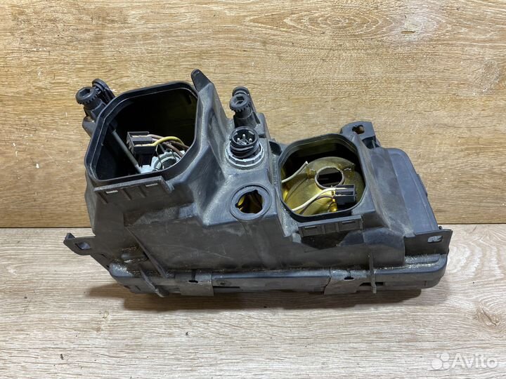 Фара передняя левая BMW E36 142340