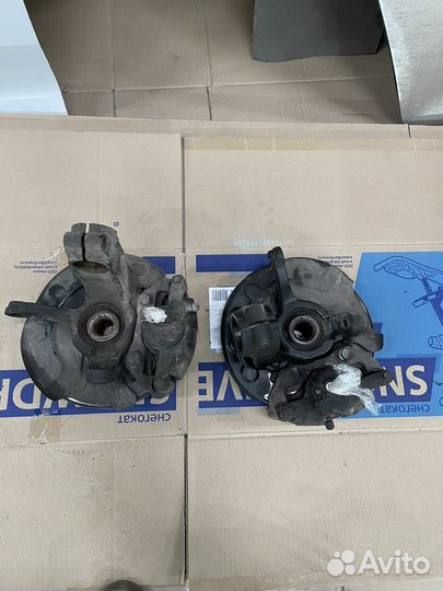 Поворотный кулак в сборе skoda rapid 2