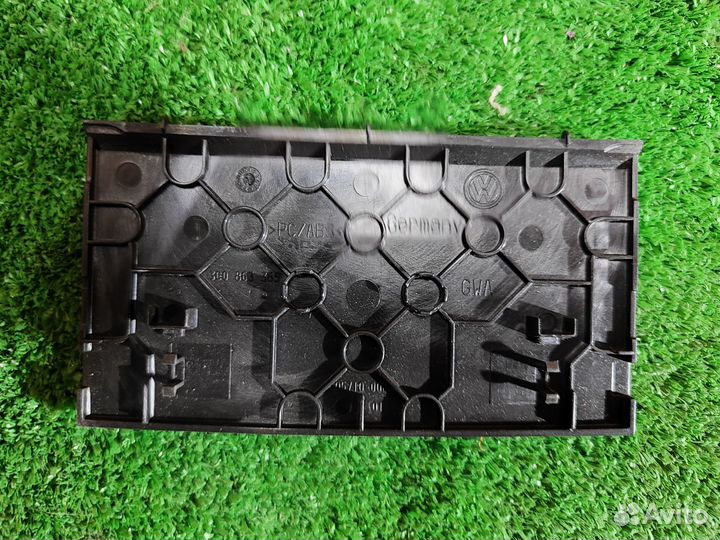 Накладка подлокотника Volkswagen Passat B6