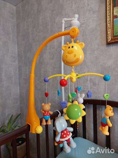 Мобиль на кроватку Жирафики