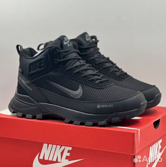 Кроссовки Nike