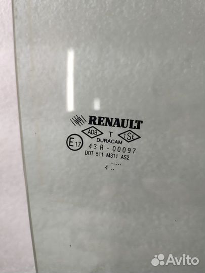 Стекло двери заднее правое Renault Megane2