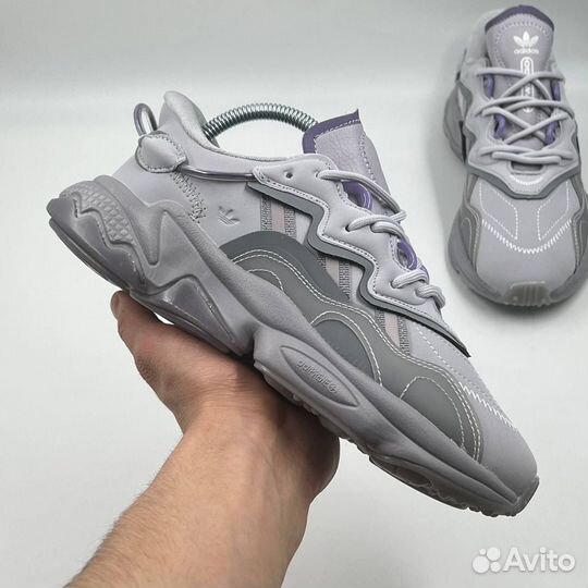 Кроссовки женские Adidas Ozweego