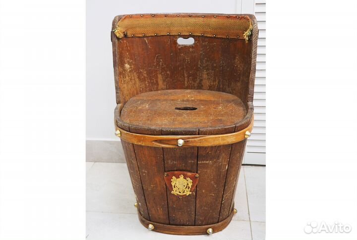 Кресло-бочка. Дерево, латунь. 59 см. Европа