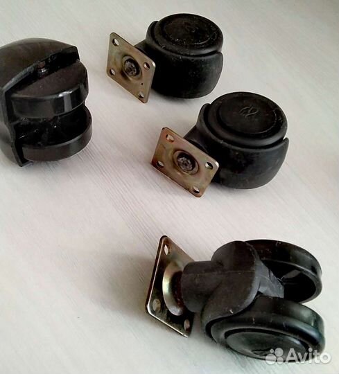 Колесики для мебели. Новые бу