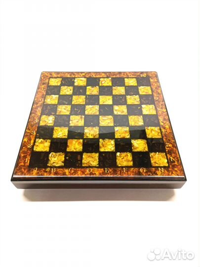 Шахматы янтарные