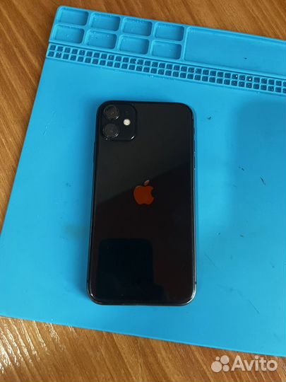 iPhone 11, 64 ГБ