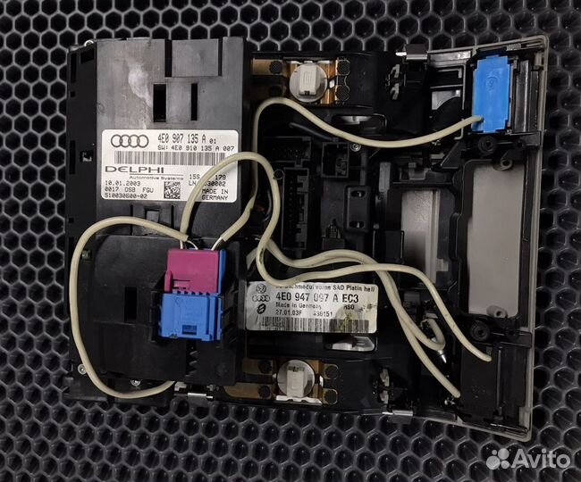 Плафон освещения передний Ауди A8 Д3 S8 D3