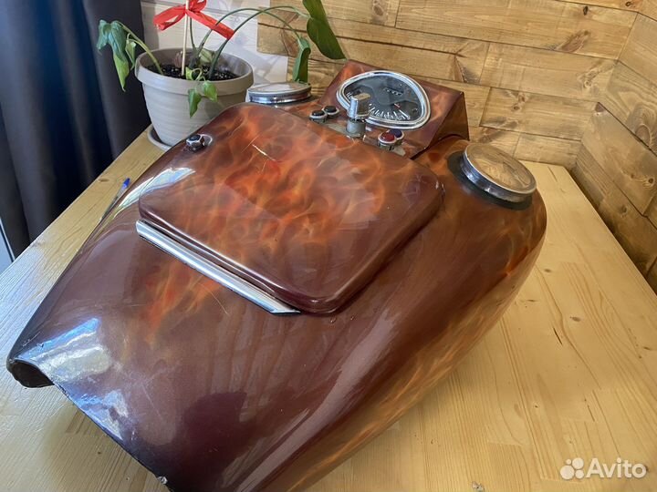 Бензобак на мотоцикл