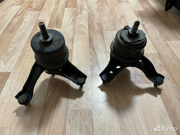 Подушка двигателя camry 40
