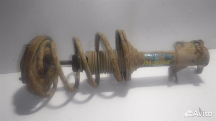 Амортизатор передний правый Nissan Maxima (A32) 1