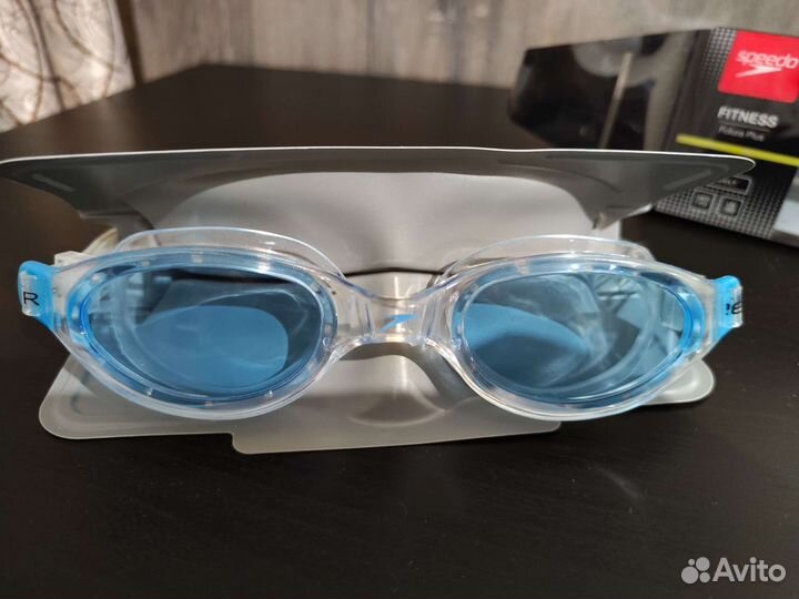 Очки для плавания