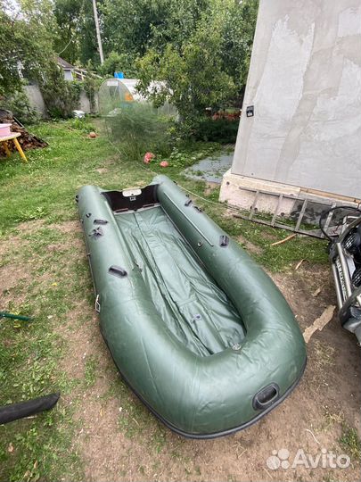 Лодка Варяг 370