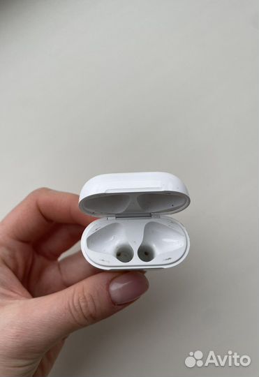 Кейс от наушников airpods