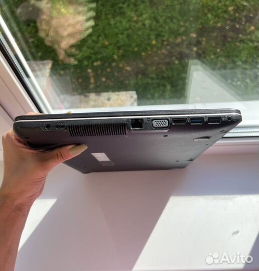 Ноутбук asus
