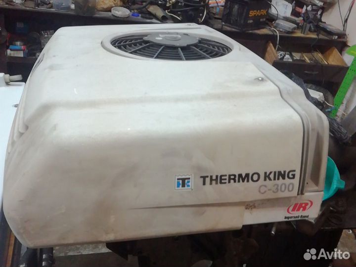 Автомобильный рефрижератор thermo king C-300