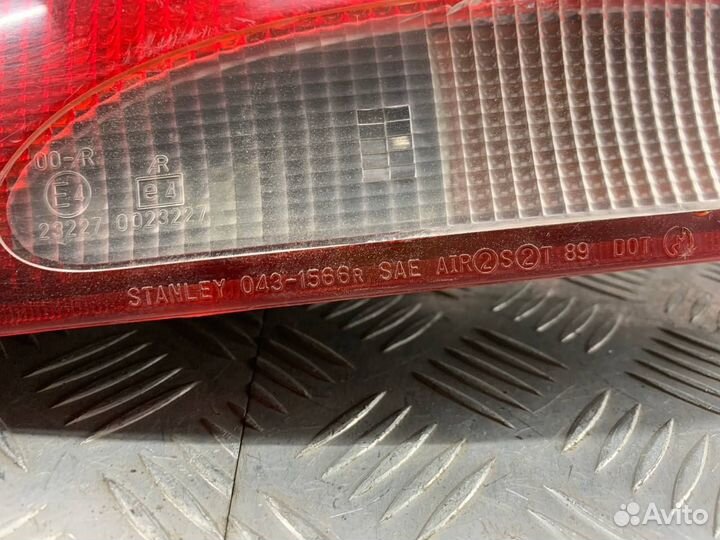 Фонарь правый Митсубиши Мираж 1993