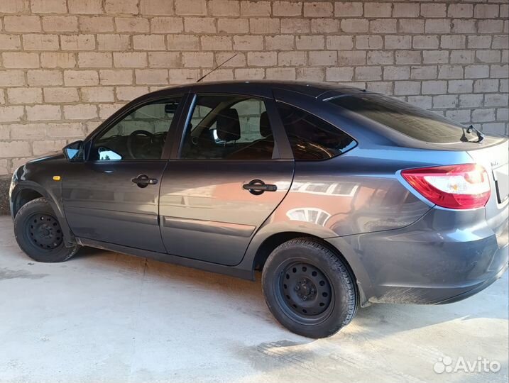 LADA Granta 1.6 МТ, 2015, 174 000 км