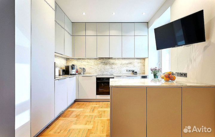 Кухня до потолка