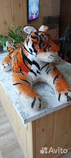 Плюшевый тигр