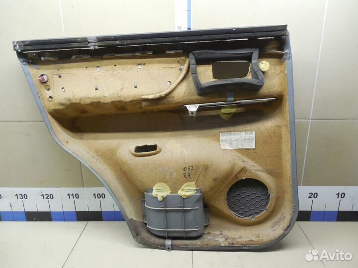 Обшивка двери задней правой Land Cruiser (100) 199