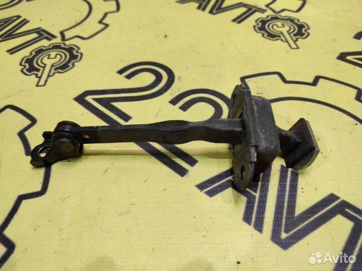 Ограничитель двери задний левый Infiniti Fx35 S50