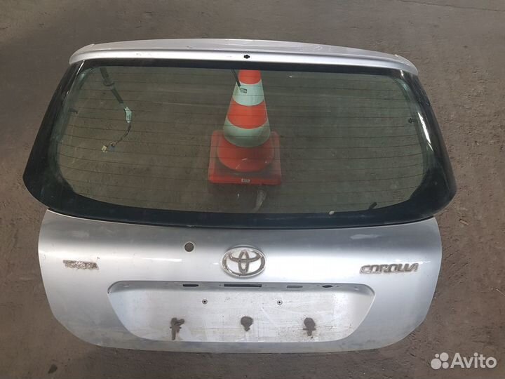Крышка багажника Toyota Corolla E12 2001-2007