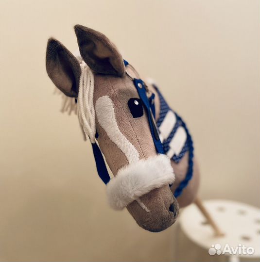 Хоббихорс с полным набором амуниции с мехом