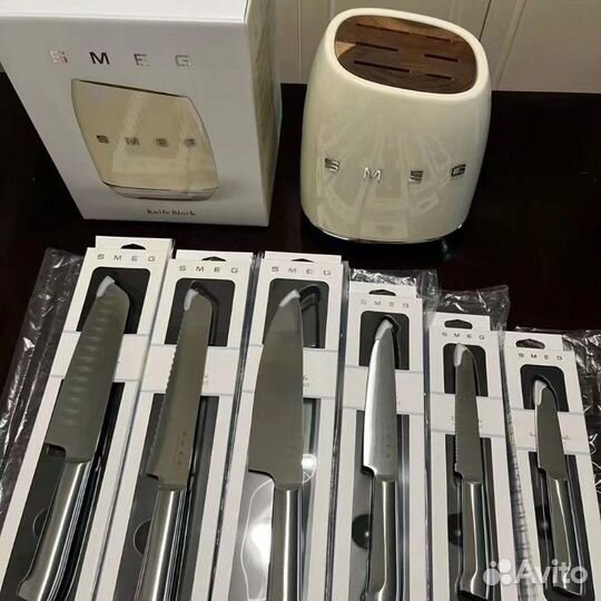 Кухонные ножи Smeg набор с подставкой